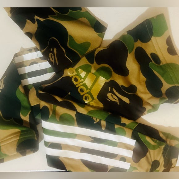 BAPE X ADIDAS’S AUTHENTIC ATHLETIC CAMO ARM SLEEVE PAIR - Picture 11 of 12